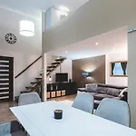 Spacious & Modern 3br Flat By Andrassy Blvd Boedapest