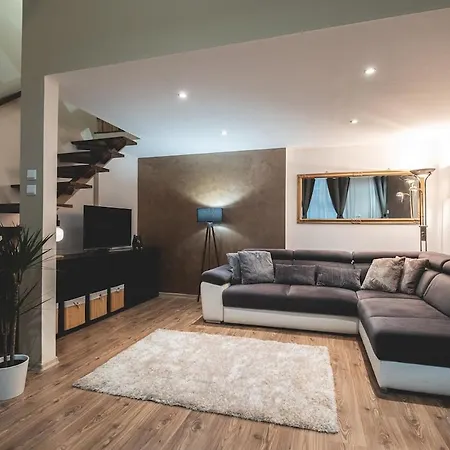 Spacious & Modern 3br Flat By Andrassy Blvd Appartement Boedapest
