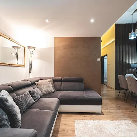 Διαμέρισμα Spacious & Modern 3br Flat By Andrassy Blvd