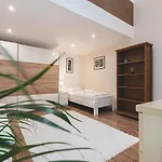 Apartament Spacious & Modern 3br Flat By Andrassy Blvd