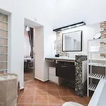 Apartament Spacious & Modern 3br Flat By Andrassy Blvd *