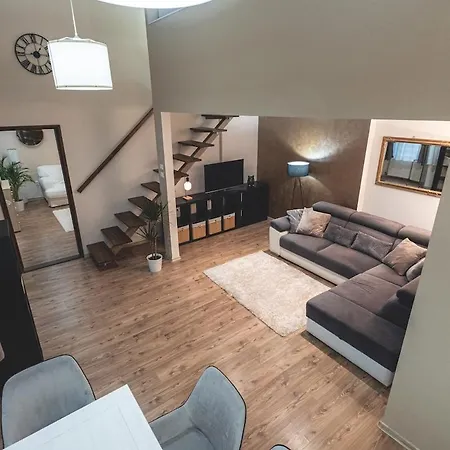 Spacious & Modern 3br Flat By Andrassy Blvd بودابست