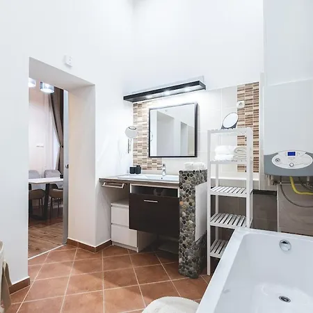Spacious & Modern 3br Flat By Andrassy Blvd * Budapest
