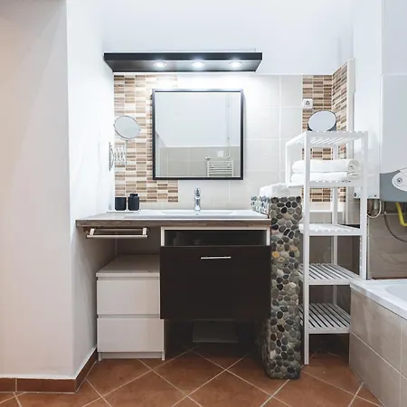 Apartment Spacious & Modern 3br Flat By Andrassy Blvd Budapest