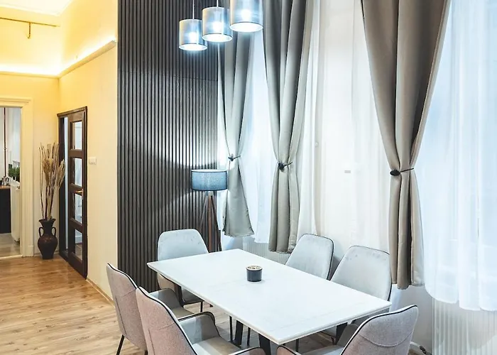 Spacious & Modern 3br Flat By Andrassy Blvd Διαμέρισμα