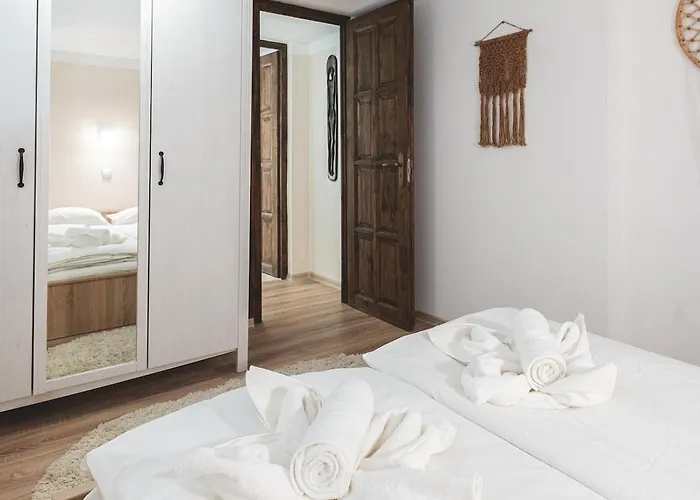 Spacious & Modern 3br Flat By Andrassy Blvd Διαμέρισμα Βουδαπέστη