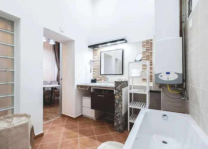 Spacious & Modern 3br Flat By Andrassy Blvd * Βουδαπέστη