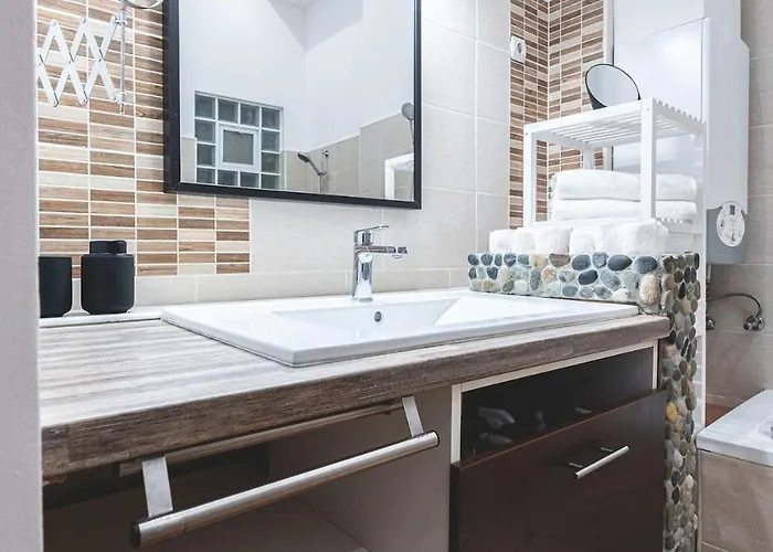 Διαμέρισμα Spacious & Modern 3br Flat By Andrassy Blvd Βουδαπέστη