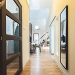 Spacious & Modern 3br Flat By Andrassy Blvd Apartman Budapest
