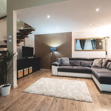Spacious & Modern 3br Flat By Andrassy Blvd Апартаменты *