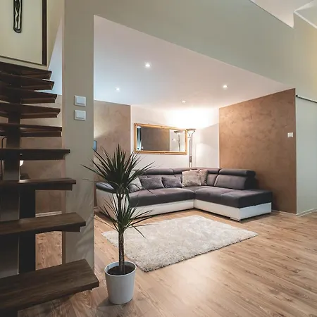 Spacious & Modern 3br Flat By Andrassy Blvd Апартаменты