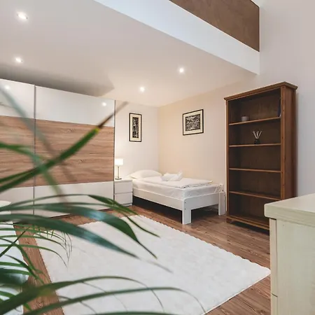 Апартаменты Spacious & Modern 3br Flat By Andrassy Blvd