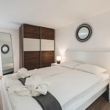 Spacious & Modern 3br Flat By Andrassy Blvd Apartament Budapeszt