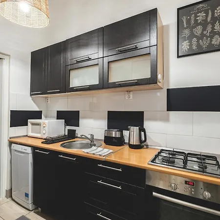 Апартаменты Spacious & Modern 3br Flat By Andrassy Blvd *