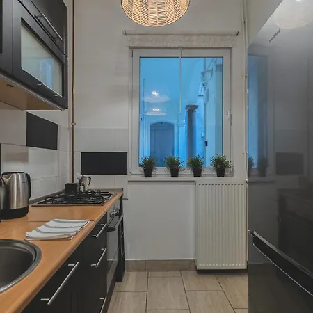 Апартаменты Spacious & Modern 3br Flat By Andrassy Blvd *