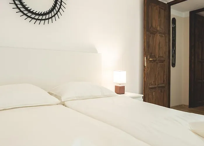 Spacious & Modern 3br Flat By Andrassy Blvd Budapest